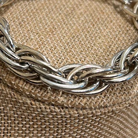 Vintage Trifari Set. Made in France. Necklace & Matching Bracelet - Picture 15 of 17